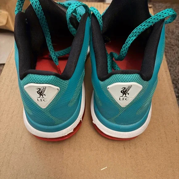 Nike LeBron 9 Low "Reverse Liverpool" - Picture 3 of 8